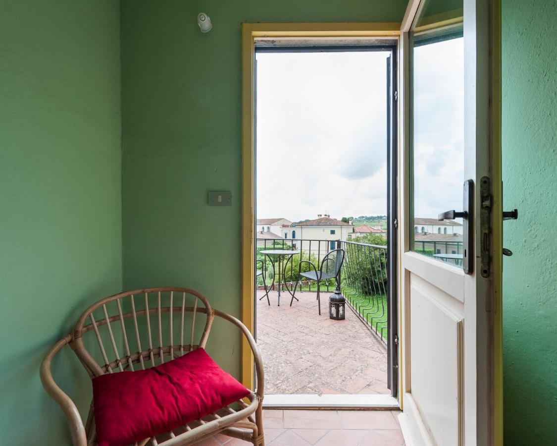 La Casa Rossa Degli Artisti Apartment